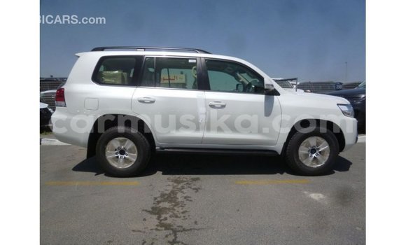 Buy Import Toyota Land Cruiser White Car in Import - Dubai in Harare Buy Import Toyota Land Cruiser White Car in Import - Dubai in Harare
