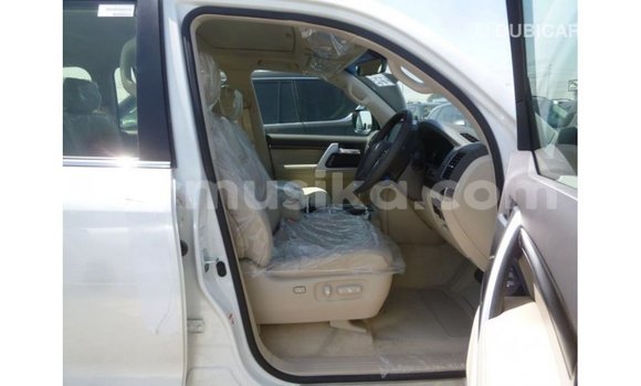 Buy Import Toyota Land Cruiser White Car in Import - Dubai in Harare Buy Import Toyota Land Cruiser White Car in Import - Dubai in Harare