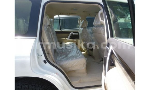 Buy Import Toyota Land Cruiser White Car in Import - Dubai in Harare Buy Import Toyota Land Cruiser White Car in Import - Dubai in Harare