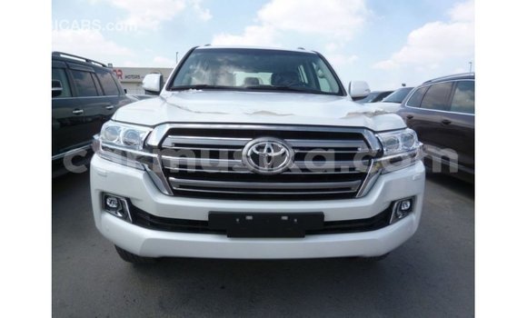 Buy Import Toyota Land Cruiser White Car in Import - Dubai in Harare Buy Import Toyota Land Cruiser White Car in Import - Dubai in Harare