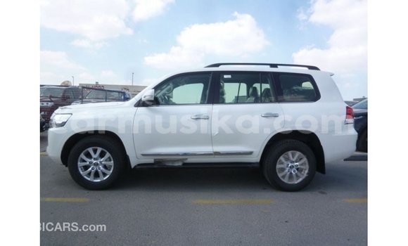 Buy Import Toyota Land Cruiser White Car in Import - Dubai in Harare Buy Import Toyota Land Cruiser White Car in Import - Dubai in Harare