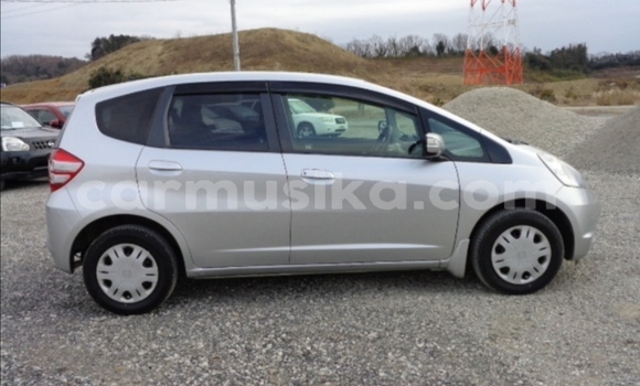 Buy Used Honda Fit Silver Car in Beitbridge in Matabeleland South Buy Used Honda Fit Silver Car in Beitbridge in Matabeleland South