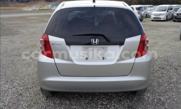 Buy Used Honda Fit Silver Car in Beitbridge in Matabeleland South Buy Used Honda Fit Silver Car in Beitbridge in Matabeleland South