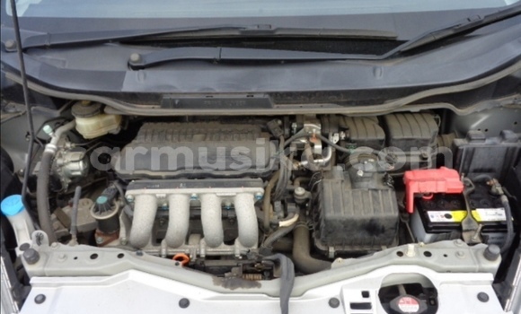 Buy Used Honda Fit Silver Car in Beitbridge in Matabeleland South Buy Used Honda Fit Silver Car in Beitbridge in Matabeleland South