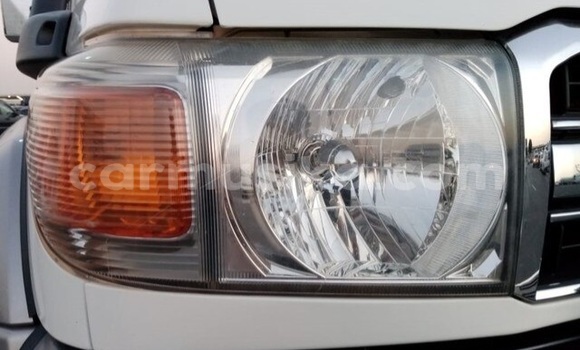 Acheter Occasion Voiture Toyota Land Cruiser Blanc à Beitbridge, Matabeleland South Acheter Occasion Voiture Toyota Land Cruiser Blanc à Beitbridge, Matabeleland South