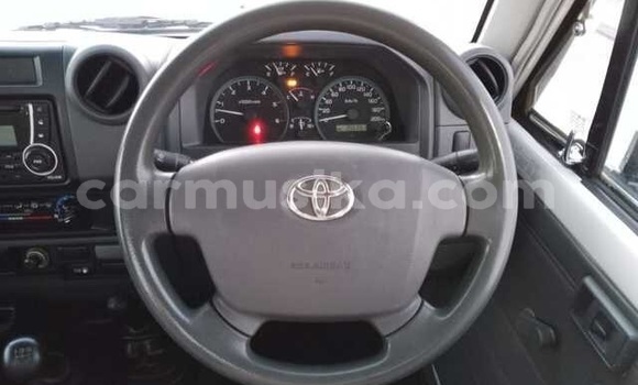 Acheter Occasion Voiture Toyota Land Cruiser Blanc à Beitbridge, Matabeleland South Acheter Occasion Voiture Toyota Land Cruiser Blanc à Beitbridge, Matabeleland South