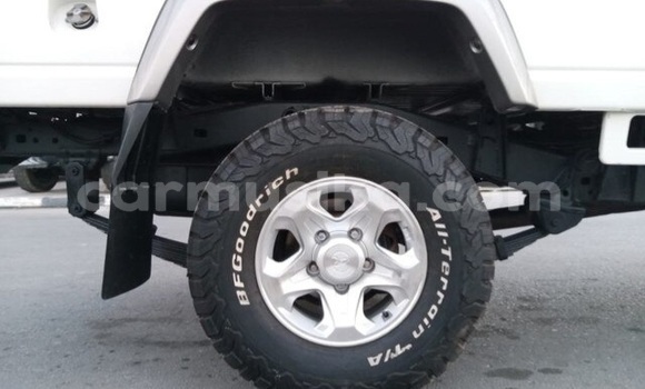 Acheter Occasion Voiture Toyota Land Cruiser Blanc à Beitbridge, Matabeleland South Acheter Occasion Voiture Toyota Land Cruiser Blanc à Beitbridge, Matabeleland South