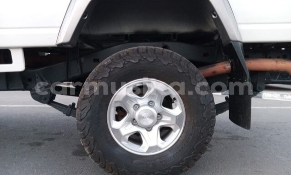 Acheter Occasion Voiture Toyota Land Cruiser Blanc à Beitbridge, Matabeleland South Acheter Occasion Voiture Toyota Land Cruiser Blanc à Beitbridge, Matabeleland South
