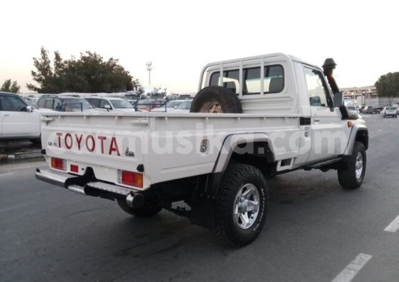 Big with watermark toyota land cruiser matabeleland south beitbridge 34620