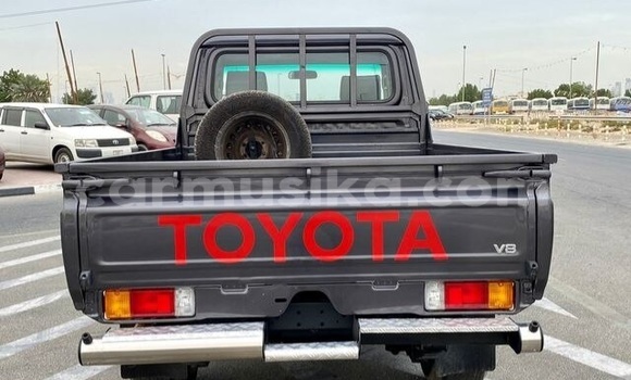 Acheter Occasion Voiture Toyota Land Cruiser Noir à Beitbridge, Matabeleland South Acheter Occasion Voiture Toyota Land Cruiser Noir à Beitbridge, Matabeleland South
