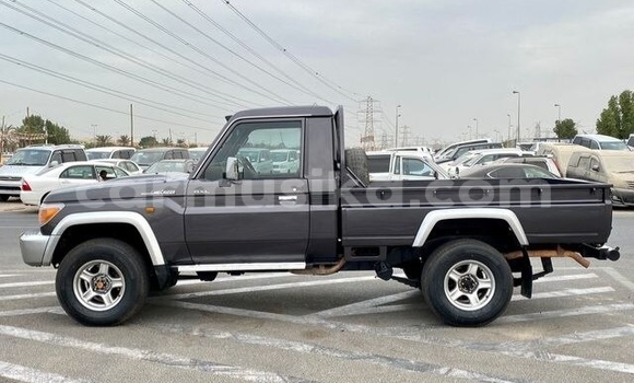 Acheter Occasion Voiture Toyota Land Cruiser Noir à Beitbridge, Matabeleland South Acheter Occasion Voiture Toyota Land Cruiser Noir à Beitbridge, Matabeleland South