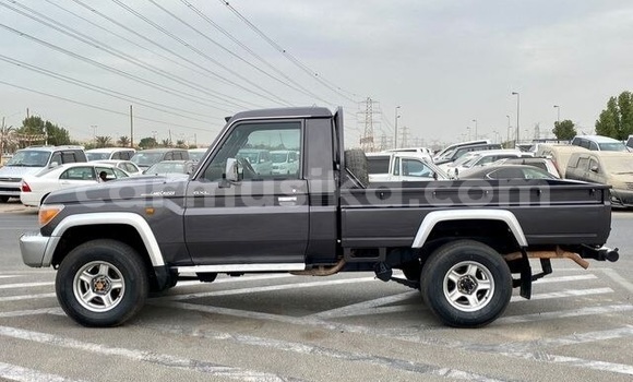 Acheter Occasion Voiture Toyota Land Cruiser Noir à Beitbridge, Matabeleland South Acheter Occasion Voiture Toyota Land Cruiser Noir à Beitbridge, Matabeleland South