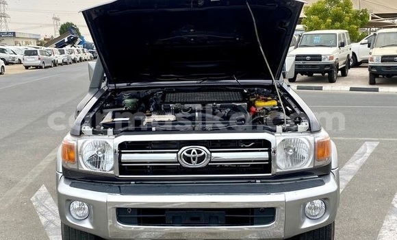 Acheter Occasion Voiture Toyota Land Cruiser Noir à Beitbridge, Matabeleland South Acheter Occasion Voiture Toyota Land Cruiser Noir à Beitbridge, Matabeleland South