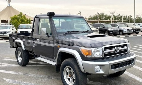 Acheter Occasion Voiture Toyota Land Cruiser Noir à Beitbridge, Matabeleland South Acheter Occasion Voiture Toyota Land Cruiser Noir à Beitbridge, Matabeleland South