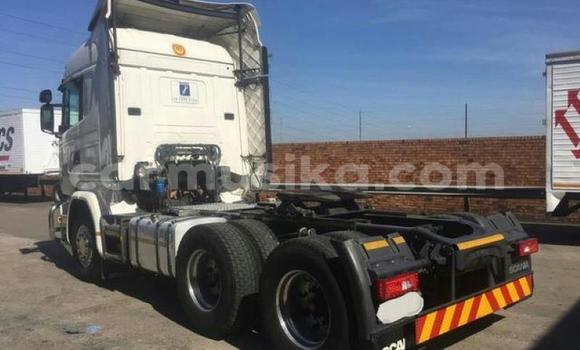Tenga Tsaru Scania R420 Chena Rori in Beitbridge in Matabeleland South Tenga Tsaru Scania R420 Chena Rori in Beitbridge in Matabeleland South