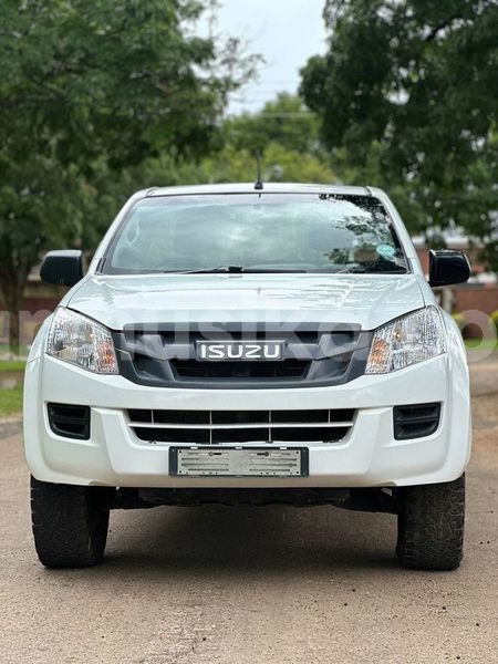 Big with watermark isuzu d max spacecab 2 dr harare harare 34635