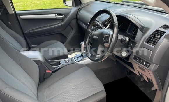 Acheter Occasion Voiture Isuzu D–MAX Gris à Beitbridge, Matabeleland South Acheter Occasion Voiture Isuzu D–MAX Gris à Beitbridge, Matabeleland South