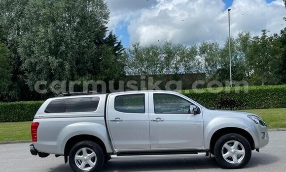 Acheter Occasion Voiture Isuzu D–MAX Gris à Beitbridge, Matabeleland South Acheter Occasion Voiture Isuzu D–MAX Gris à Beitbridge, Matabeleland South