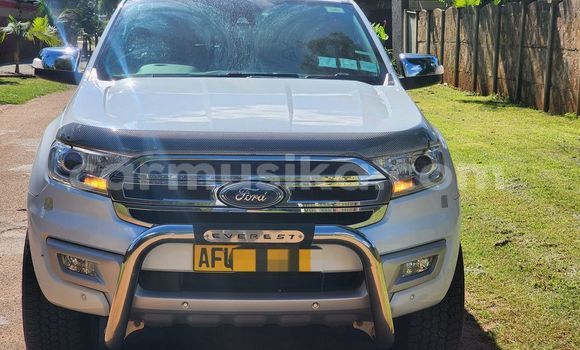 Tenga Tsaru Ford Everest Chena Mota in Harare in Harare