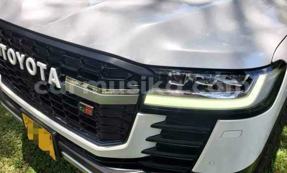 Buy Used Toyota Land Cruiser White Car in Beitbridge in Matabeleland South Buy Used Toyota Land Cruiser White Car in Beitbridge in Matabeleland South