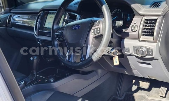 Buy Used Ford Everest White Car in Bindura in Mashonaland Central Buy Used Ford Everest White Car in Bindura in Mashonaland Central