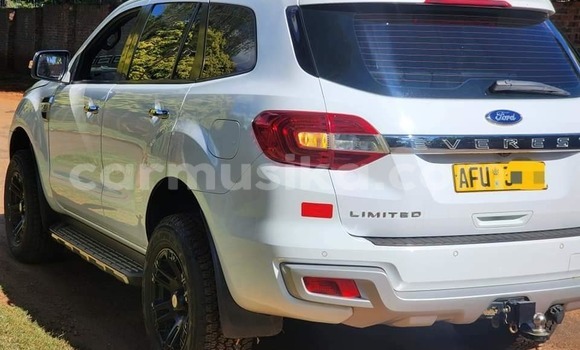 Buy Used Ford Everest White Car in Bindura in Mashonaland Central Buy Used Ford Everest White Car in Bindura in Mashonaland Central