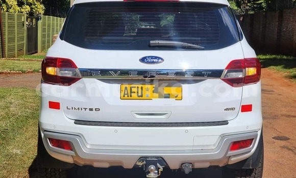 Buy Used Ford Everest White Car in Bindura in Mashonaland Central Buy Used Ford Everest White Car in Bindura in Mashonaland Central