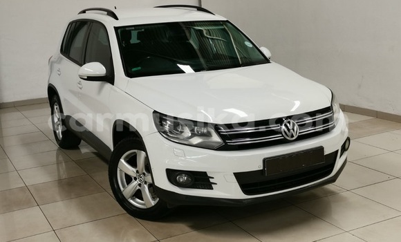 Acheter Occasion Voiture Volkswagen Tiguan Blanc à Beitbridge, Matabeleland South Acheter Occasion Voiture Volkswagen Tiguan Blanc à Beitbridge, Matabeleland South
