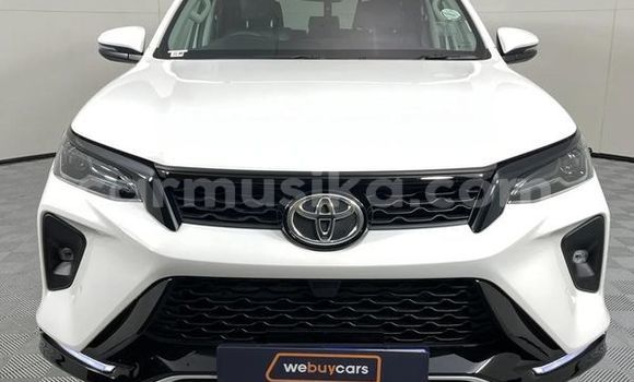Acheter Occasion Voiture Toyota Fortuner Blanc à Bindura, Mashonaland Central