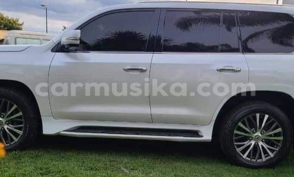 Tenga Tsaru Lexus LX 450 Chena Mota in Bulawayo in Bulawayo Tenga Tsaru Lexus LX 450 Chena Mota in Bulawayo in Bulawayo