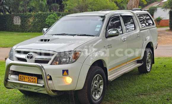Tenga Tsaru Toyota Hilux Chena Mota in Bindura in Mashonaland yePakati Tenga Tsaru Toyota Hilux Chena Mota in Bindura in Mashonaland yePakati