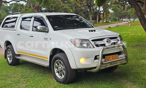 Tenga Tsaru Toyota Hilux Chena Mota in Bindura in Mashonaland yePakati Tenga Tsaru Toyota Hilux Chena Mota in Bindura in Mashonaland yePakati