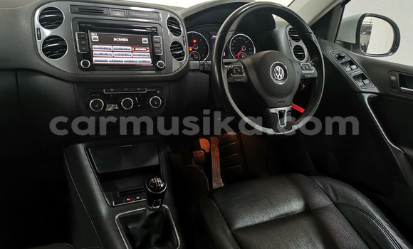 Acheter Occasion Voiture Volkswagen Tiguan Blanc à Beitbridge, Matabeleland South Acheter Occasion Voiture Volkswagen Tiguan Blanc à Beitbridge, Matabeleland South