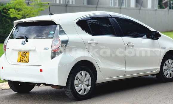 Tenga Tsaru Toyota Aqua Chena Mota in Bindura in Mashonaland yePakati