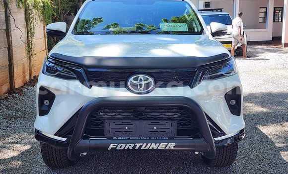 Tenga Tsaru Toyota Fortuner Chena Mota in Bindura in Mashonaland yePakati Tenga Tsaru Toyota Fortuner Chena Mota in Bindura in Mashonaland yePakati