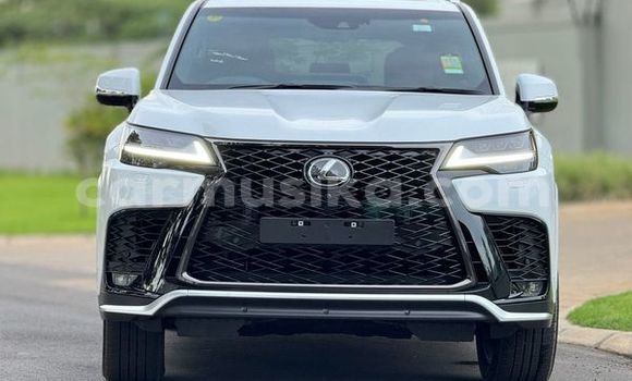 Buy Used Lexus LX 570 White Car in Bindura in Mashonaland Central Buy Used Lexus LX 570 White Car in Bindura in Mashonaland Central