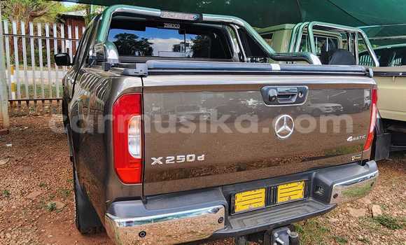 Tenga Tsaru MercedesâBenz 230 Zvimwe Mota in Bindura in Mashonaland yePakati Tenga Tsaru MercedesâBenz 230 Zvimwe Mota in Bindura in Mashonaland yePakati