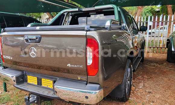 Tenga Tsaru MercedesâBenz 230 Zvimwe Mota in Bindura in Mashonaland yePakati Tenga Tsaru MercedesâBenz 230 Zvimwe Mota in Bindura in Mashonaland yePakati