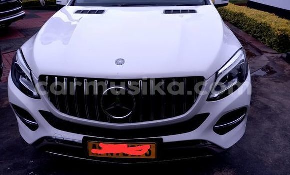 Acheter Occasion Voiture Mercedes‒Benz C–Class Blanc à Borrowdale, Harare