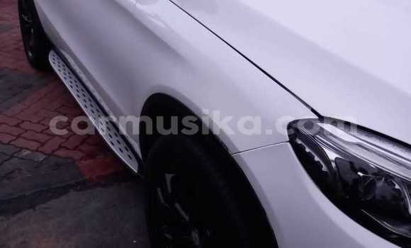 Buy Used Mercedes‒Benz C–Class White Car in Borrowdale in Harare Buy Used Mercedes‒Benz C–Class White Car in Borrowdale in Harare