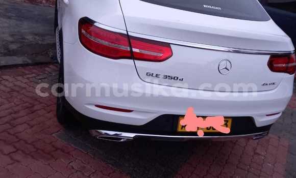 Buy Used Mercedes‒Benz C–Class White Car in Borrowdale in Harare Buy Used Mercedes‒Benz C–Class White Car in Borrowdale in Harare