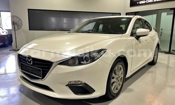 Tenga Tsaru Mazda 3 Chena Mota in Beitbridge in Matabeleland South