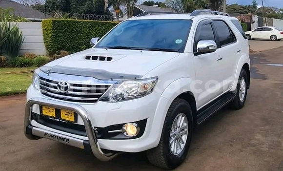 Buy Used Toyota Fortuner White Car in Harare in Harare Buy Used Toyota Fortuner White Car in Harare in Harare