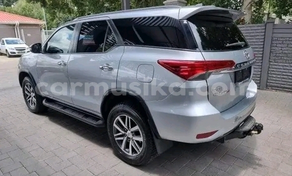 Acheter Occasion Voiture Toyota Fortuner Vert à Harare, Harare Acheter Occasion Voiture Toyota Fortuner Vert à Harare, Harare