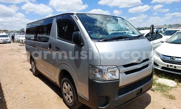 Buy Used Toyota Hiace Green Car in Harare in Harare Buy Used Toyota Hiace Green Car in Harare in Harare