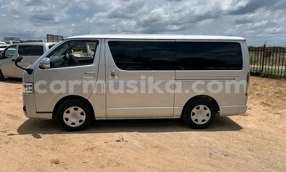 Buy Used Toyota Hiace Green Car in Harare in Harare Buy Used Toyota Hiace Green Car in Harare in Harare