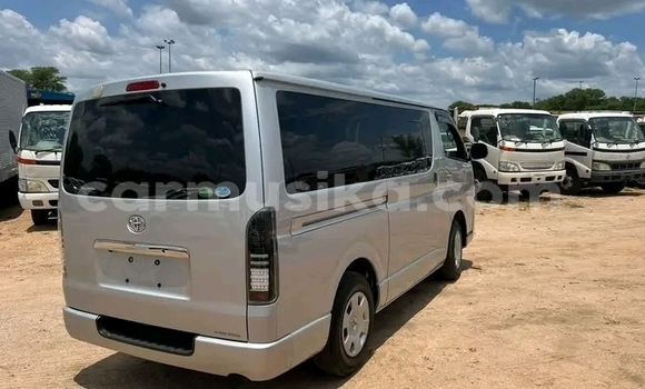 Buy Used Toyota Hiace Green Car in Harare in Harare Buy Used Toyota Hiace Green Car in Harare in Harare