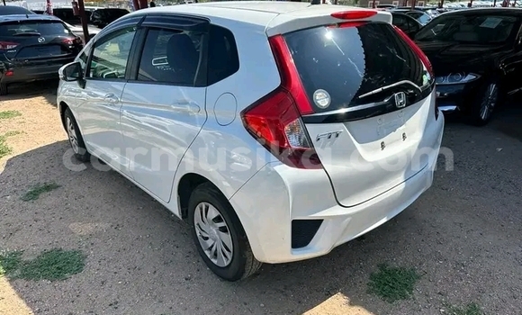 Buy Used Honda Fit White Car in Harare in Harare Buy Used Honda Fit White Car in Harare in Harare
