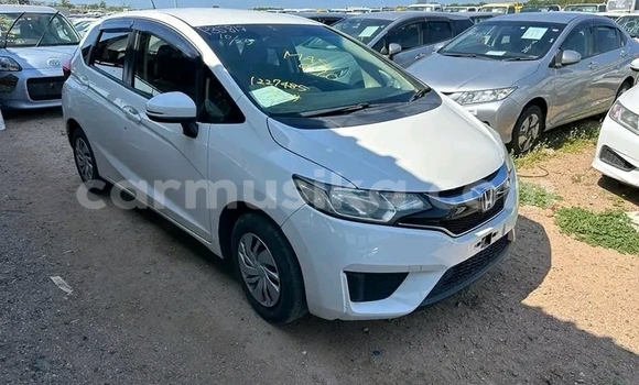 Buy Used Honda Fit White Car in Harare in Harare Buy Used Honda Fit White Car in Harare in Harare