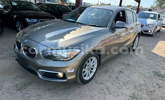 Nunua Ilio tumika BMW i8 Kijani Gari ndani ya Harare nchini Harare